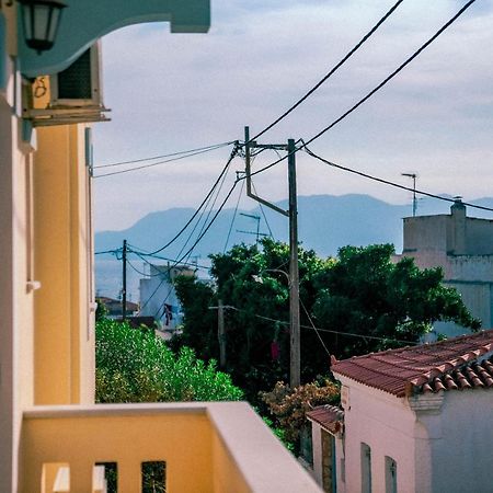 Beautiful House In Aegina Apartment Exterior photo